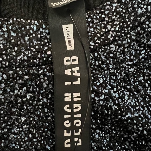 Design Lab Lord & Taylor Sparkling Black and blue Tank cropped Top NWT - Picture 6 of 9